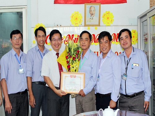 trao thuong phap y.jpg