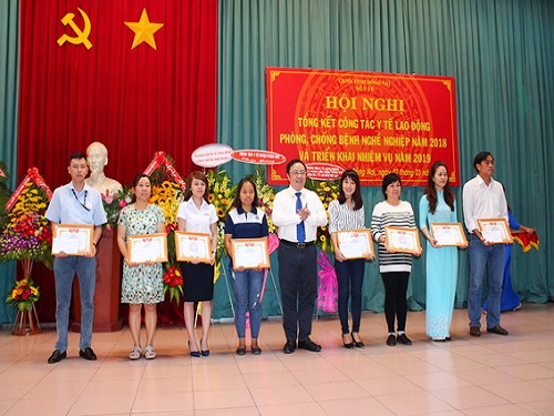 Khen thuong Y te lao dong.jpg