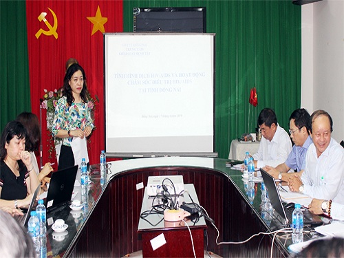 Lam viec CDC.jpg