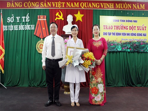 UBND KHEN THUONG BV NHI.jpg