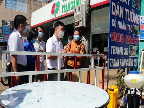 KIEM TRA Y TE BAU CU1.jpg